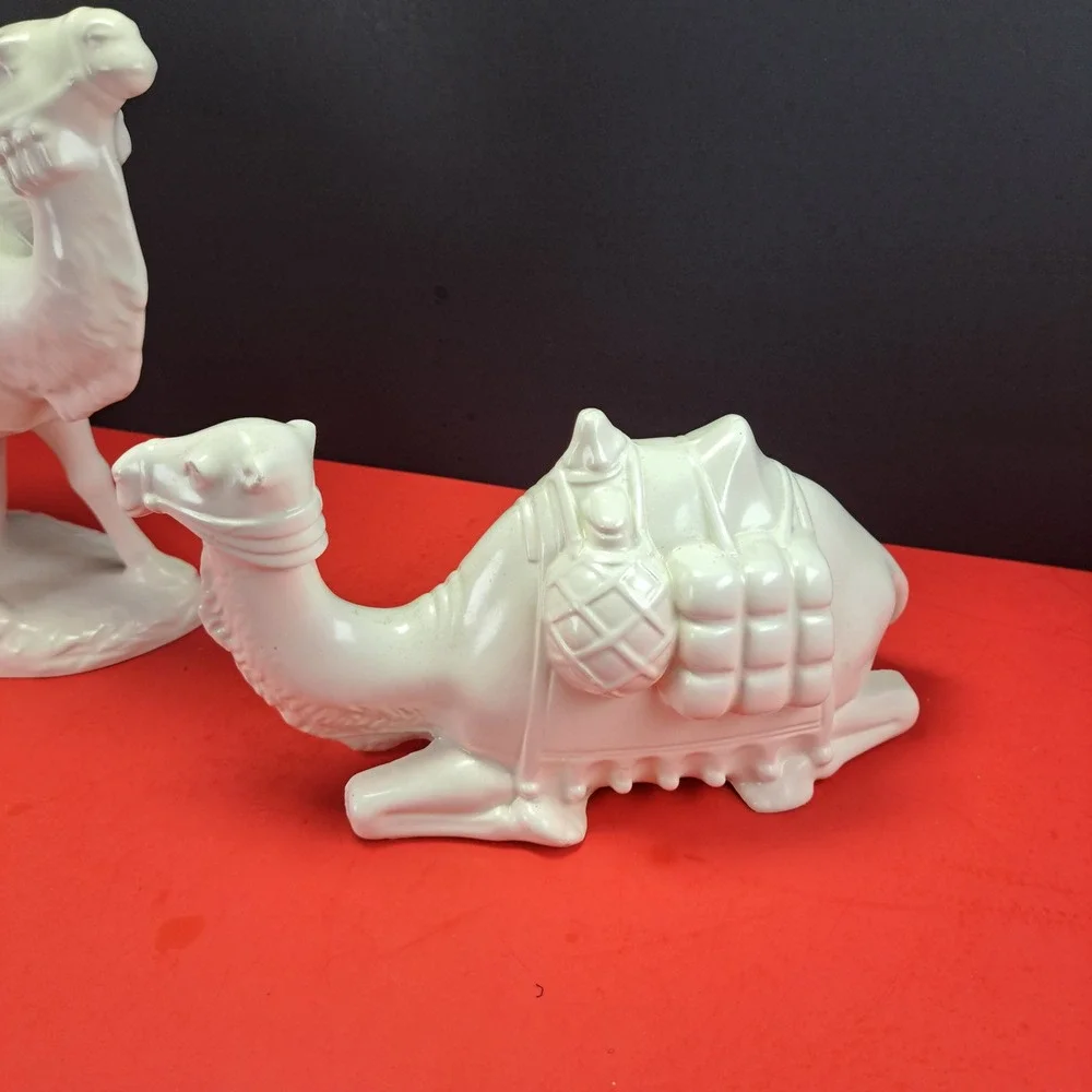 Holiday House Camel Figurine Set Unisex White Good Iridescent Ceramic Nativity